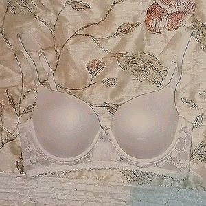 NWOT SO White w/ Lace/Some Padding 34B Bra